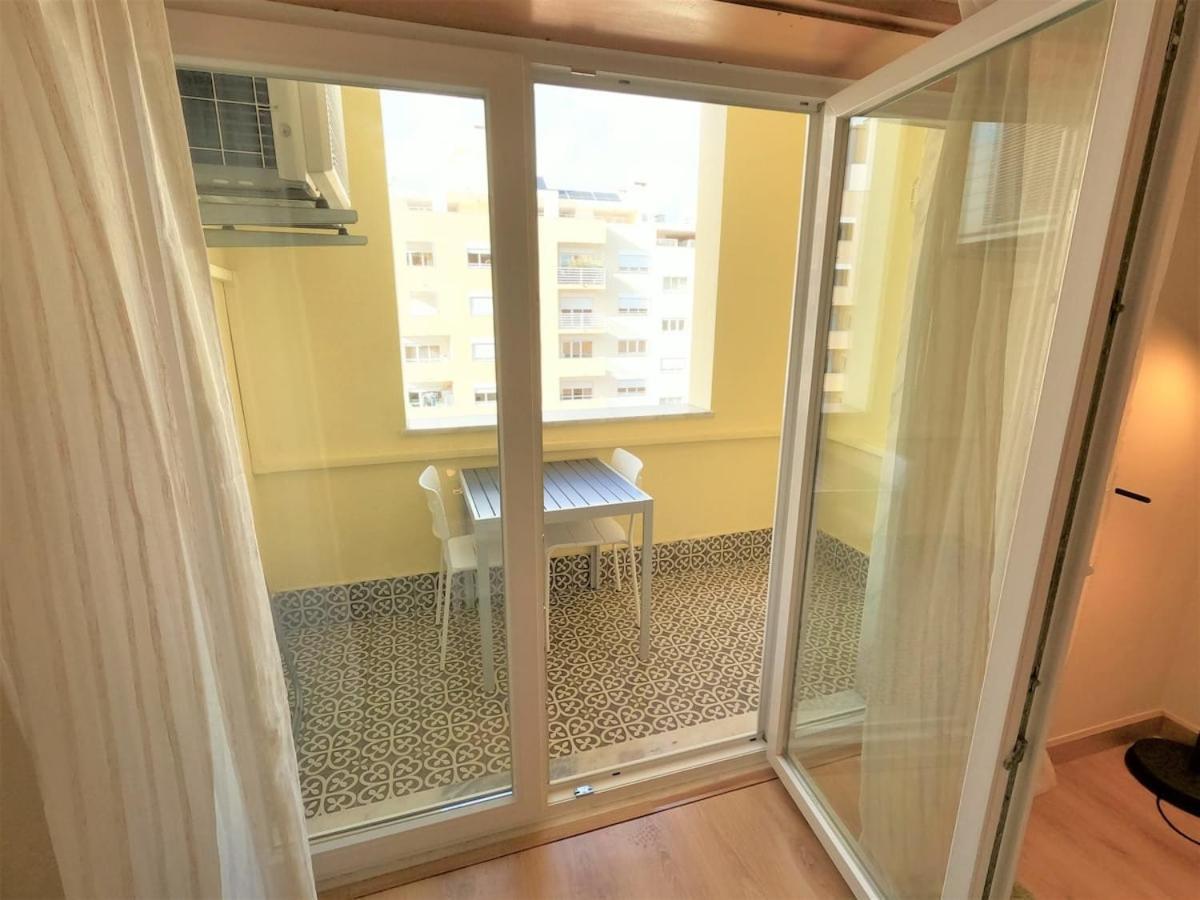 Carnaxide Modern T1 Apartment W Balcony In Carnaxide Oeiras Lisbon Екстериор снимка