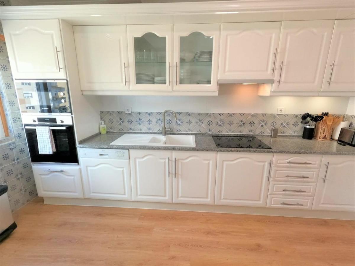 Carnaxide Modern T1 Apartment W Balcony In Carnaxide Oeiras Lisbon Екстериор снимка